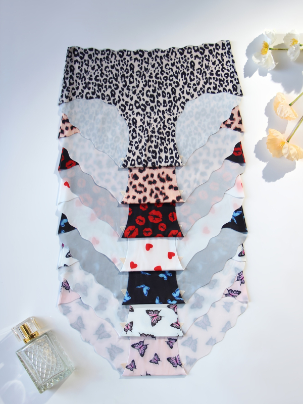 7-djelni set grudnjaka od čipke, glavna tkanina najlon, podstava pamuk, neformirani košarci