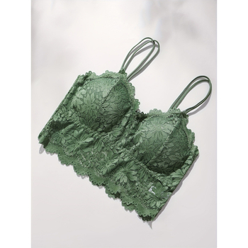 Dantelani set grudnjaka i gaćica, trokutasti košarice, srednje oblikovani košarice, glavni materijal: 86% poliamid, 14% elastan; podstava: 86% poliamid, 14% elastan