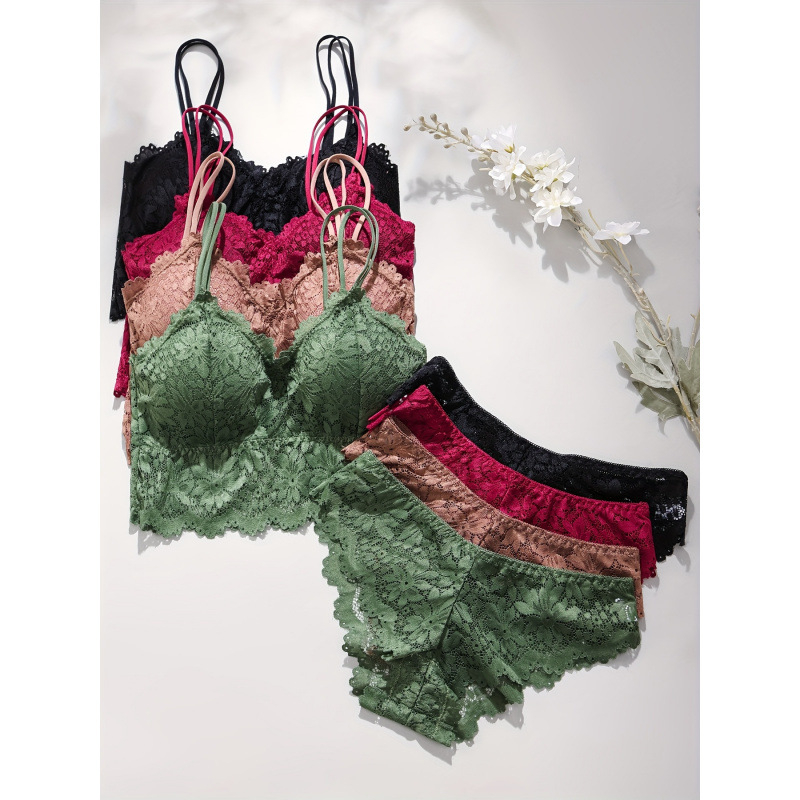 Dantelani set grudnjaka i gaćica, trokutasti košarice, srednje oblikovani košarice, glavni materijal: 86% poliamid, 14% elastan; podstava: 86% poliamid, 14% elastan