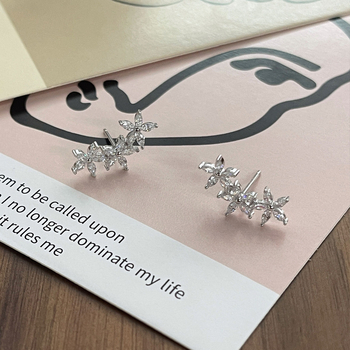 Cercei cu floare, formă de petale, argint 925, diamant încrustat, stil Mori