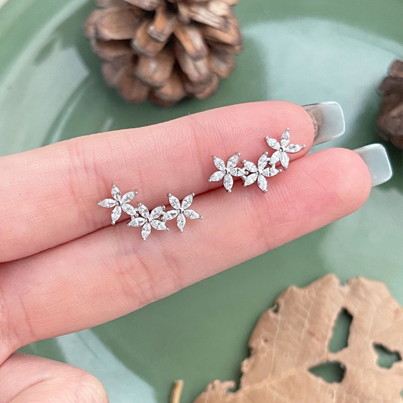 Cercei cu floare, formă de petale, argint 925, diamant încrustat, stil Mori