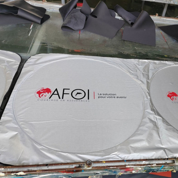 Сгъваема разтегателна слънцезащитна щора за автомобил за предното стъкло, полиестер, вградена инсталация, универсален модел, печат на лого наличен