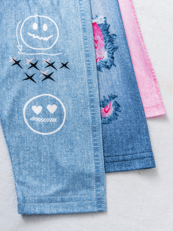 3-djelni set za bebe djevojčice: hlače u denim imitaciji s digitalnim printom i motiva abecede (stil Europa-Amerika; poliester; sigurnosna razina B; duge hlače; dob 1–3 godina)