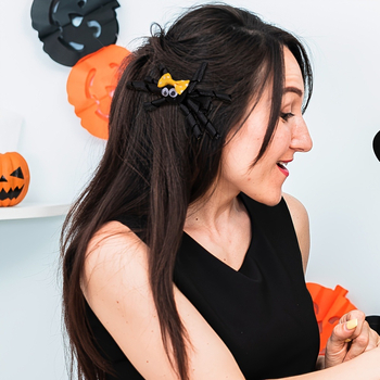 Doplnok do vlasov – Ručne vyrobený klip so stuhou a motívom pavúka, Zirui Lida, ZR-090, jeseň 2025