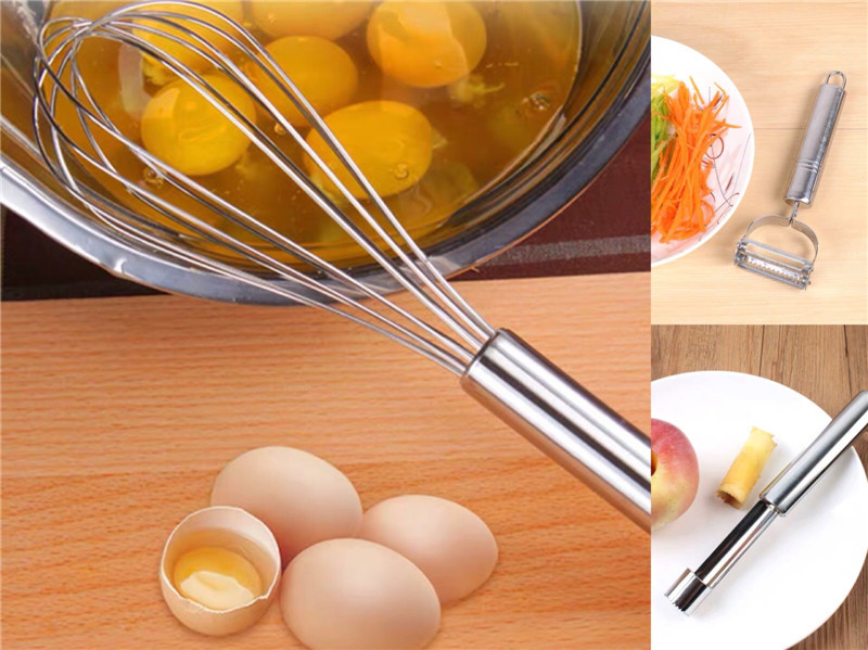 Комплект от три кухненски принадлежности от неръждаема стомана: разбърквач за яйца, двустранен настъргвач с усмихнато лице и изважач на сърцевини на плодове