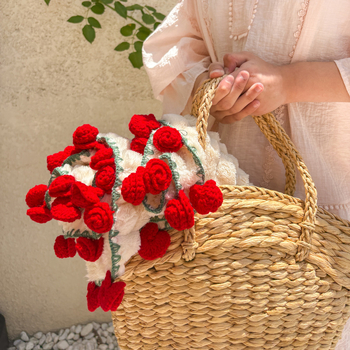 Плюшено одеяло с букет рози – флорален мотив, памук, 300–499 g, за всеки сезон