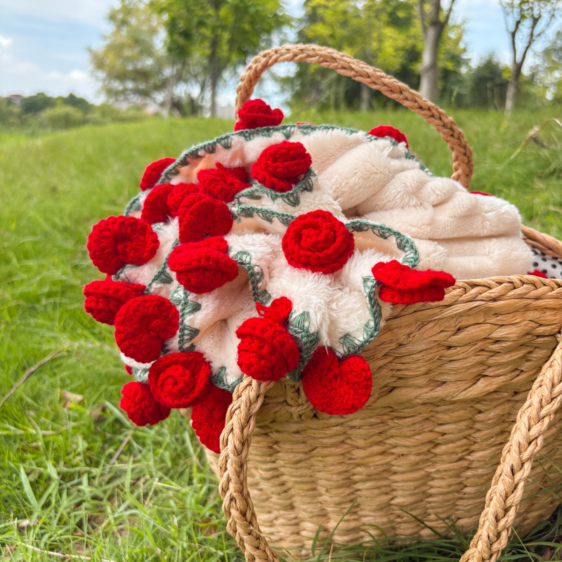 Плюшено одеяло с букет рози – флорален мотив, памук, 300–499 g, за всеки сезон