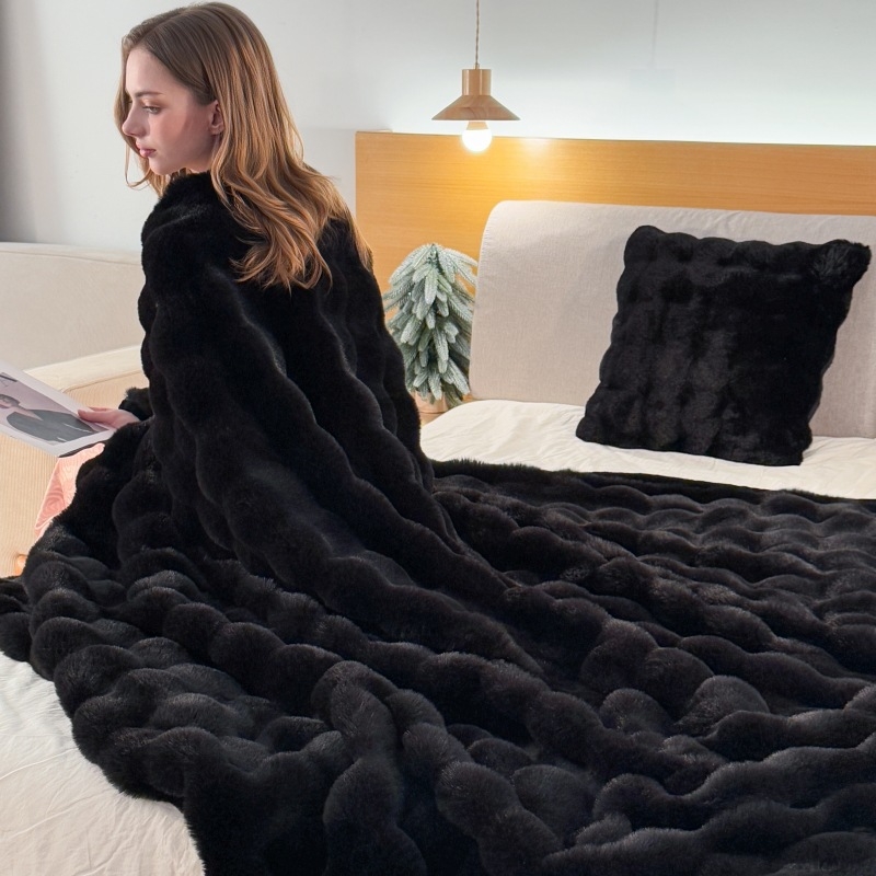 Dvojstranná plyšová deka s imitáciou zajacej srsti, jednobarevný vzor, Coral fleece, polyester, 500–800 g, moderný minimalistický štýl, vhodná do kancelárie a na gauč