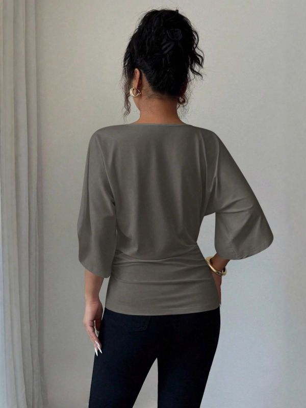 Dámsky top na voľný čas s krátkymi rukávmi, okrúhlym výstrihom, jednofarebný, patchwork detaily, polyester-spandex zmes