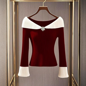 Елегантен плетен пуловер с V-образно деколте, контрастни панели, slim fit; core-spun прежда върху вискозна материя