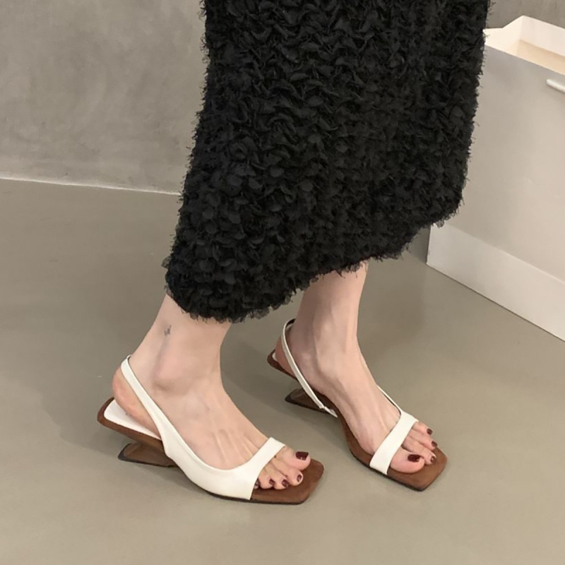 Сандали с една лента, квадратен нос, 3–6 см ток, гумена подметка, горна част от супер влакна