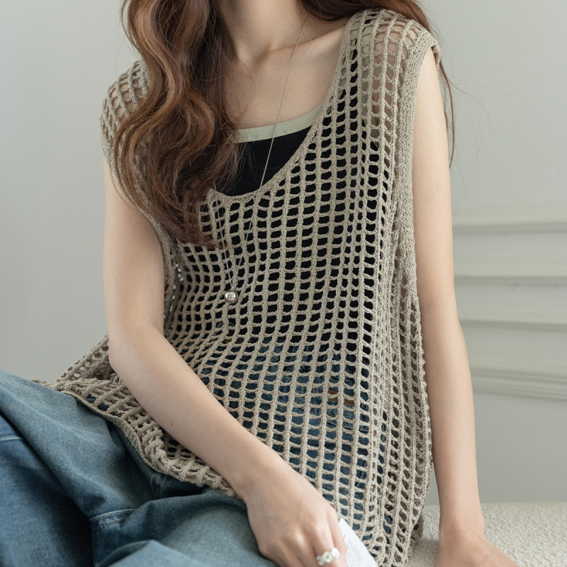 Ženski bezruk vest s mrežastim materijalom, U-izrez, standardna duljina; elastan ≤30% + drugi materijal 70–80%.