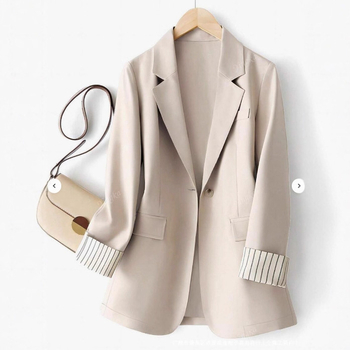 Ženski sako-kostim s patchworkom u printu, ovratnik stila kostima, dugi rukavi, poliester