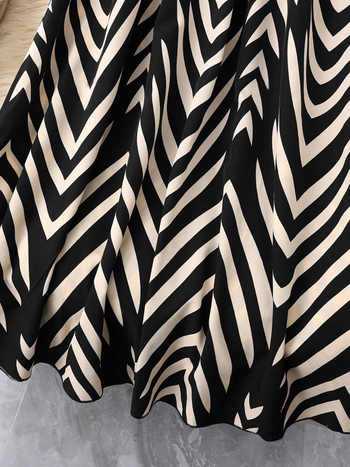 Duga A-linijska suknja, elegantna, bez nabiranja, miješavina poliestera i elastana, 95%+ poliestera, blaga rastezljivost, ljeto 2025