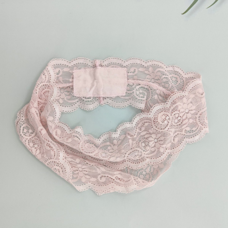 Dámske tangá s čipkou – nízky pás, priedušný polyamid, pletená podšívka