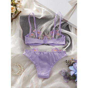 Set grudnjaka i tangama s čipkom, glavni materijal poliamid, podstava pamuk, košarice s ušima zeca, funkcija skupljanja, stil tradicionalan i seksi