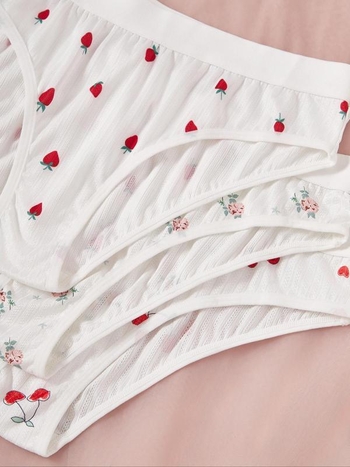Set grudnjaka i gaćica s all-over uzorkom trešnje, čipka, Push-Up, sa žicom