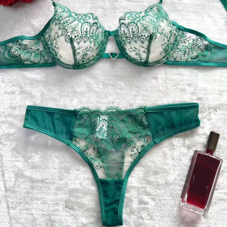 Push-up бюстгальтер комплект с флорална дантелена бродерия и прозрачен мрежест панел – полиестер 90–95%