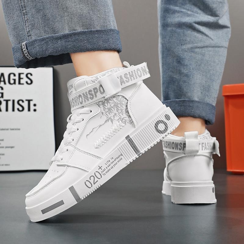 Unisex casual tenisice: prozračni gornji dio od sintetičke kože, gumena potplata, vezanje, niski kroj, zaokruženi vrh.