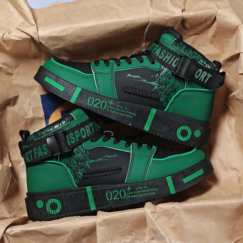 Unisex casual tenisice: prozračni gornji dio od sintetičke kože, gumena potplata, vezanje, niski kroj, zaokruženi vrh.