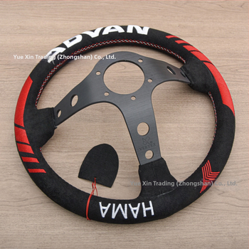 Pretekársky volán s VERTEX vyšívaním, univerzálne použitie (Materiál: zliatina; Typ: Pretekársky volán; Model: Univerzálny; Vhodné modely: Univerzálne; Spracovanie a prispôsobenie: Áno)