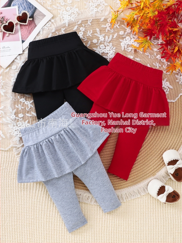 Meitenēm: divu daļu komplekts svārku-pantānu, kokvilnas-poliesteru maisījums, saīsināti pāri ar elastīgu jostu, vecums 1–3 gadi