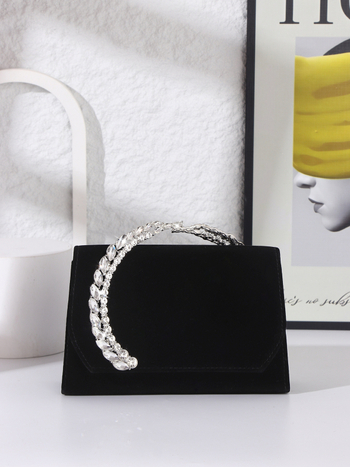 Večernja torbica od poliestera, podstava od poliestera, vodoravni pravokutni oblik, džep za telefon, magnetsko zatvaranje.