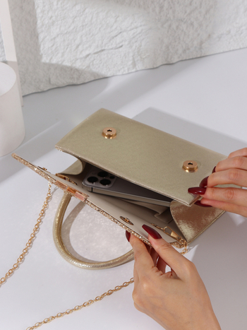 Večernja torbica sa štrasom, svijetla, mini kvadratna torba od poliestera; magnetsko zatvaranje; unutarnji pretinac sa zatvaračem i pretinac za telefon