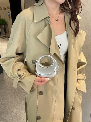 Akrilna ženska torbica, u obliku dumplinga, magnetsko zatvaranje, bez podstavke, tvrda