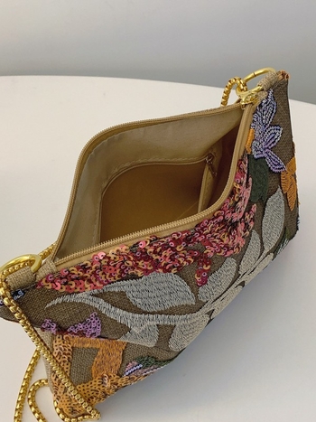 Torba u literarno-nacionalnom stilu — pamuk-lan materijal, mala kvadratna torba, zatvarač, podstava od poliestera, jedan remen