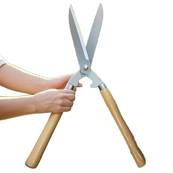 Градински секатор със дървена дръжка за подрязване на храсти и растения, остър ръб