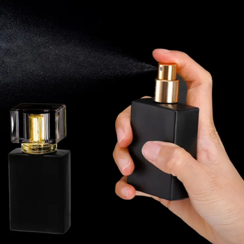 Náhradná fľaša na parfum, sklenená s rozprašovačom a závitovým uzáverom, značka Beauty More