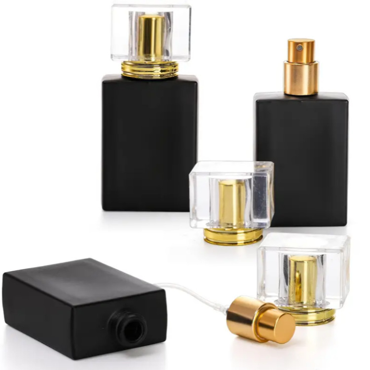 Náhradná fľaša na parfum, sklenená s rozprašovačom a závitovým uzáverom, značka Beauty More