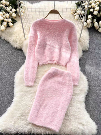 Damski dvodijelni plušasti set za jesen-zimu: kratki pleteni džemper i suknja s visokim strukom, uzorak: ispis, 70–80% poliester, jesen 2024