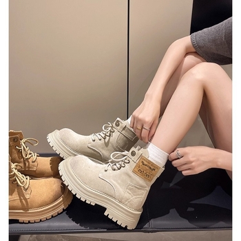 Ženske Martin čizme, gornji dio od nubuka, gumena potplata, srednji pet 3–5 cm, srednja duljina potkoljenice, prednje vezanje