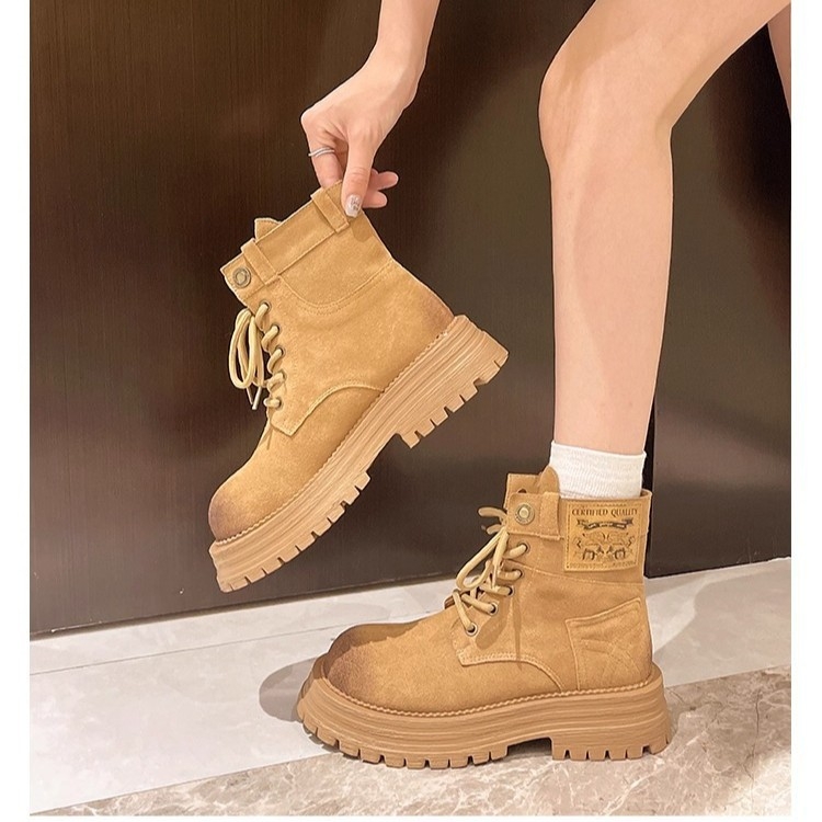 Ženske Martin čizme, gornji dio od nubuka, gumena potplata, srednji pet 3–5 cm, srednja duljina potkoljenice, prednje vezanje