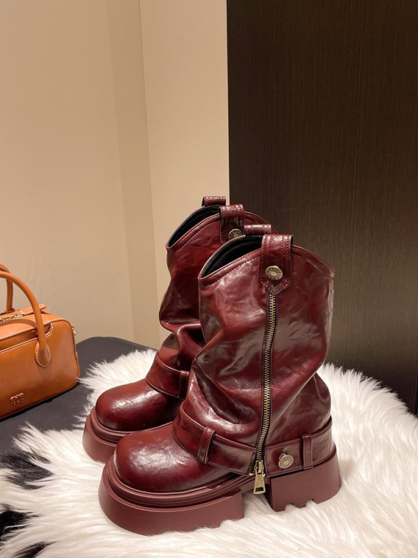 Ženske Martin čizme, srednje uzdignute potkoljenice, debeli potpetica 3–5 cm, PU gornji dio, gumeni potplat, zaobljeni vrh, britanski stil