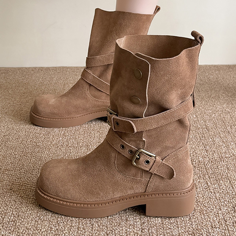 Ženske Martin gležnjače srednje visine, debeli potplat; gornji dio: kravlji velur; potplat: guma; nos: okrugli; peta: debeli blok; visina pete 3–5 cm; stil: književno-retro; značajke: vodootporne, protuklizne, tople, otporne na habanje.