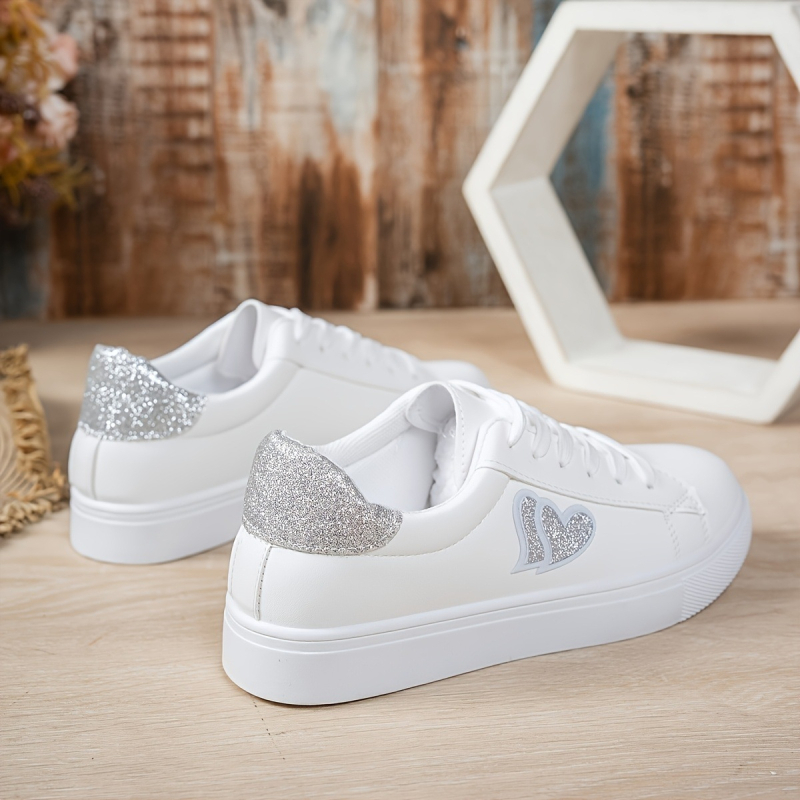 Male bijele ženske mokasine - srcolni uzorak, vezanje, okrugli vrh, PU gornji dio, gumeni potplat