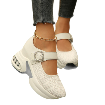 Sandale s jednim remenom i dijamantnom kopčom, mrežasti gornji dio, okrugli vrh, ravna peta