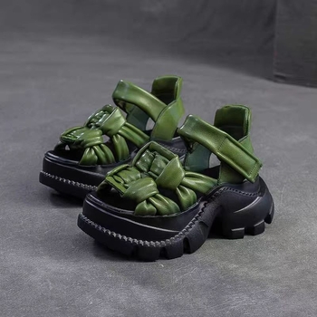 Romų sandalai su viršutine dalimi iš superpluošto, apvali nosis, guminė padas, sagtis, pavasaris 2025