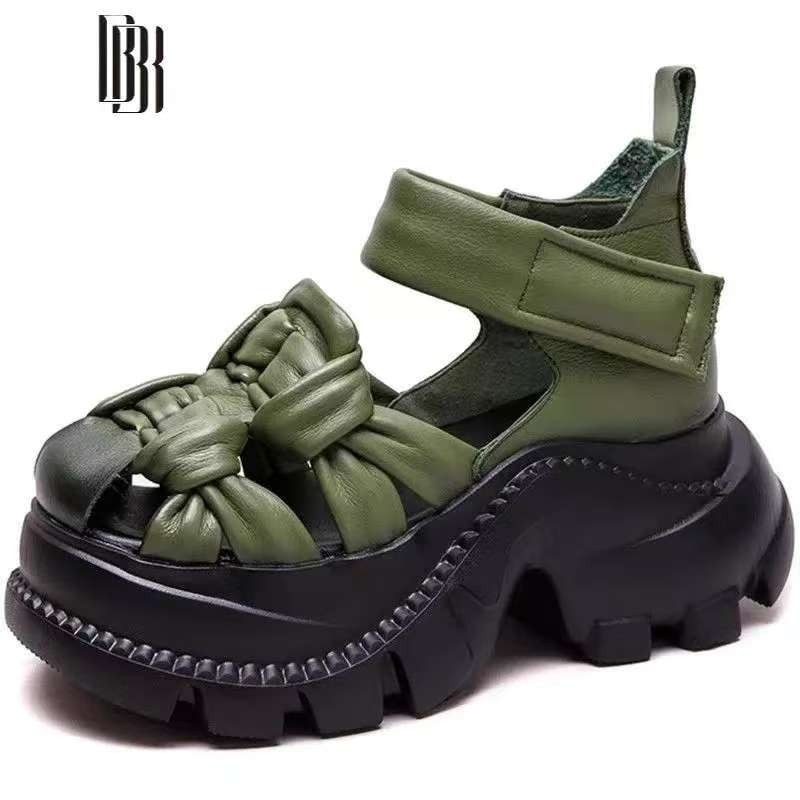 Romų sandalai su viršutine dalimi iš superpluošto, apvali nosis, guminė padas, sagtis, pavasaris 2025