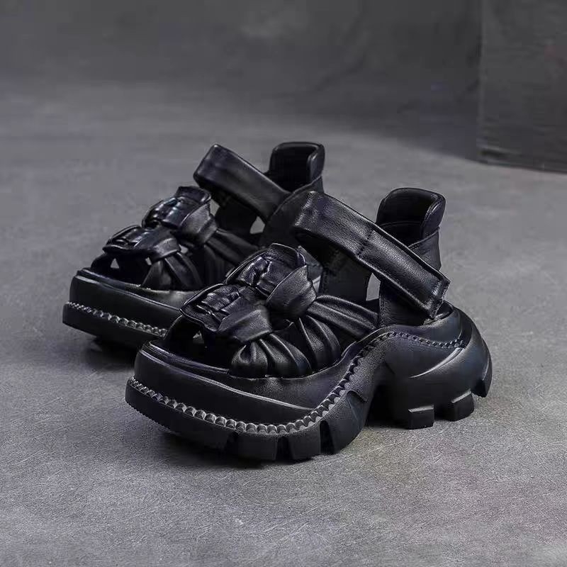 Romų sandalai su viršutine dalimi iš superpluošto, apvali nosis, guminė padas, sagtis, pavasaris 2025