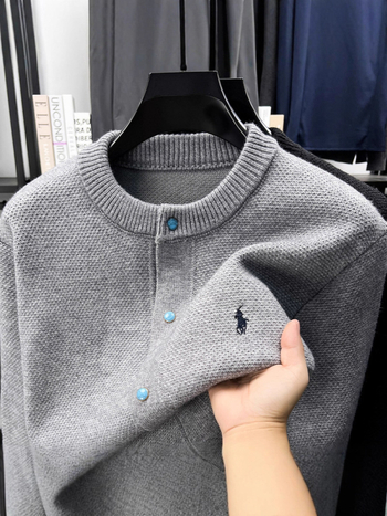 Pleteni kardigan s embroiderijom, korejskog stila, slobodan kroj, okrugli ovratnik, dugi rukavi, sastav materijala: 50% akril, 30,3% poliestar, 19,7% elastan