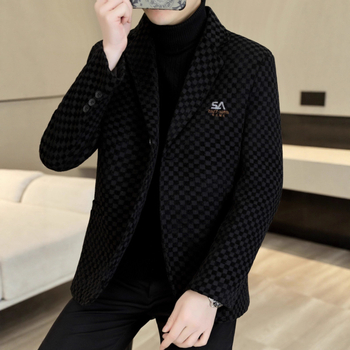 Vyriski kasdienis švarkas - liesus kirpimas, vienos eilė su trim mygtukais, 70% poliesteris, siuvinėjimo detalės, vėjo atsparus, ruduo