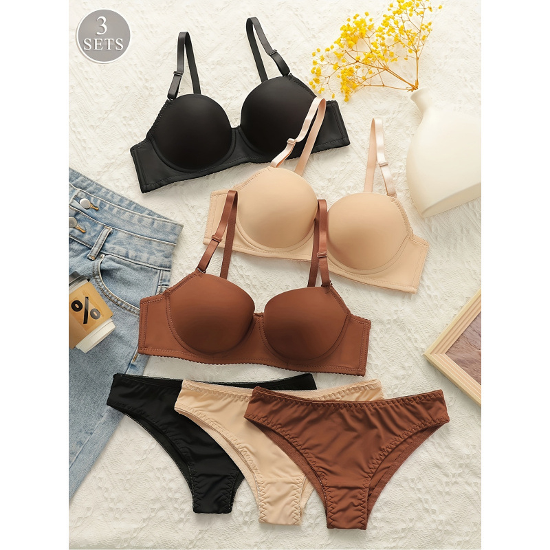 Set grudnjaka i gaćica s visokim podrškom; trokutasti cupovi, srednje oblikovani cupovi; materijal 90% najlon (polyamid) + 10% elastan