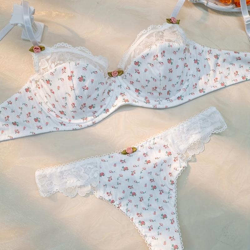 Set grudnjaka i gaćica s cvjetnim uzorkom, Push-Up, čipka u kontrastu