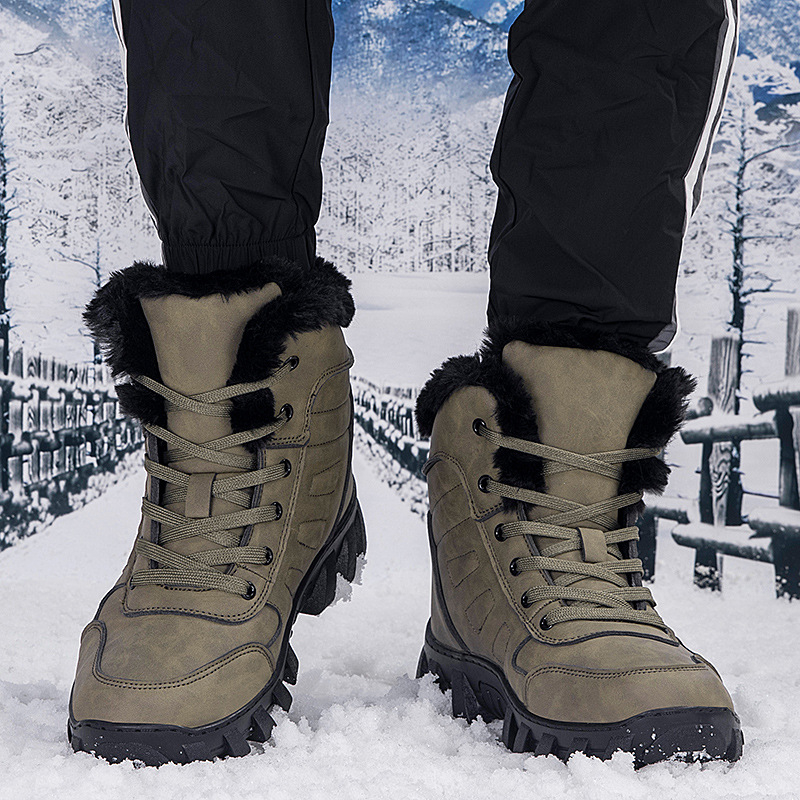 Planinarske tenisice s gornjim dijelom od visokokvalitetne kože, gumeno-plastični potplat, zaobljeni nos, vezivanje šnúrama, niski pet 1–3 cm; prozračne i otporne na klizanje.