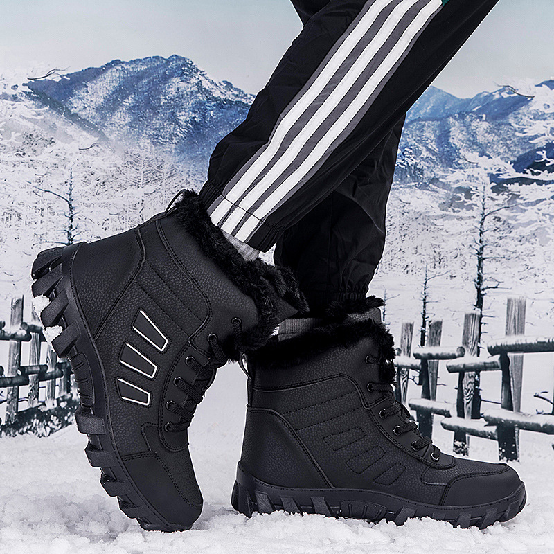 Planinarske tenisice s gornjim dijelom od visokokvalitetne kože, gumeno-plastični potplat, zaobljeni nos, vezivanje šnúrama, niski pet 1–3 cm; prozračne i otporne na klizanje.