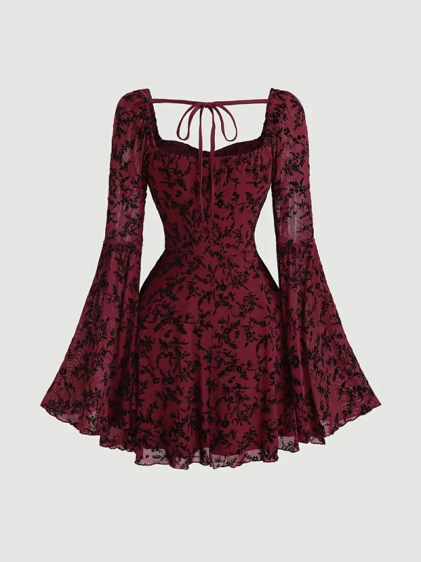 A-vonalú ruha négyszögletes kivágással, hosszú puffos ujjal, magas derékkal, háló anyag